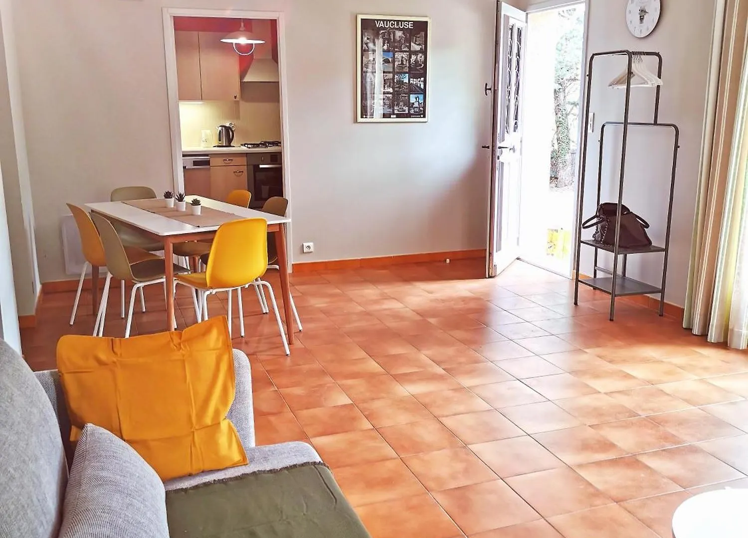 Gite Charmant Avec Piscine Et Terrasse En Provence Mdv Carpentras Holiday home