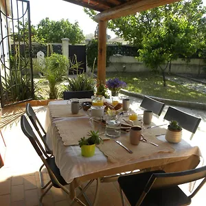 La Maison D'ogooue Bed & Breakfast
