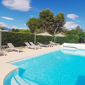 Domaine Des Ecureuils Bed & Breakfast